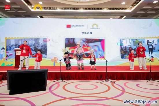湖南古丈县“慧育宝宝”齐唱